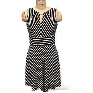 NWT WHBM Black & White Sleeveless Fit & Flare Knit Dress size 6